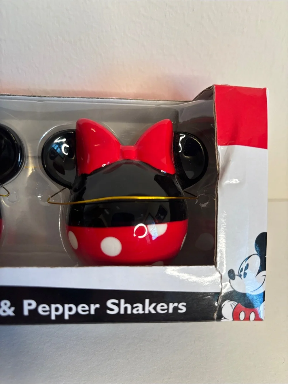 DISNEY MICKEY & MINNIE SALT & PEPPER SHAKERS